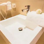 4 & 5 Apartment *