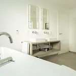 4 & 5 Apartment *