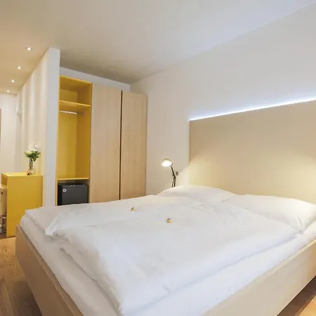 4 & 5 Apartment *