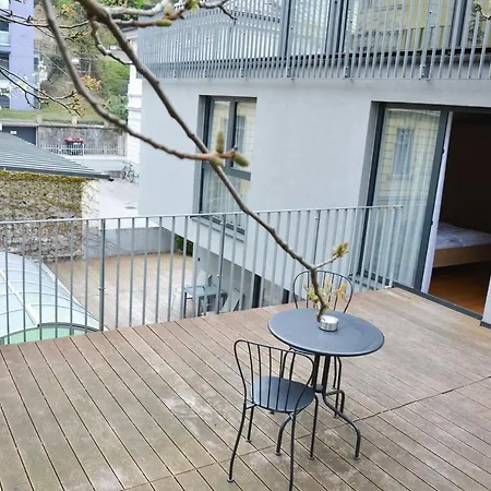 4 & 5 * Salzburgo